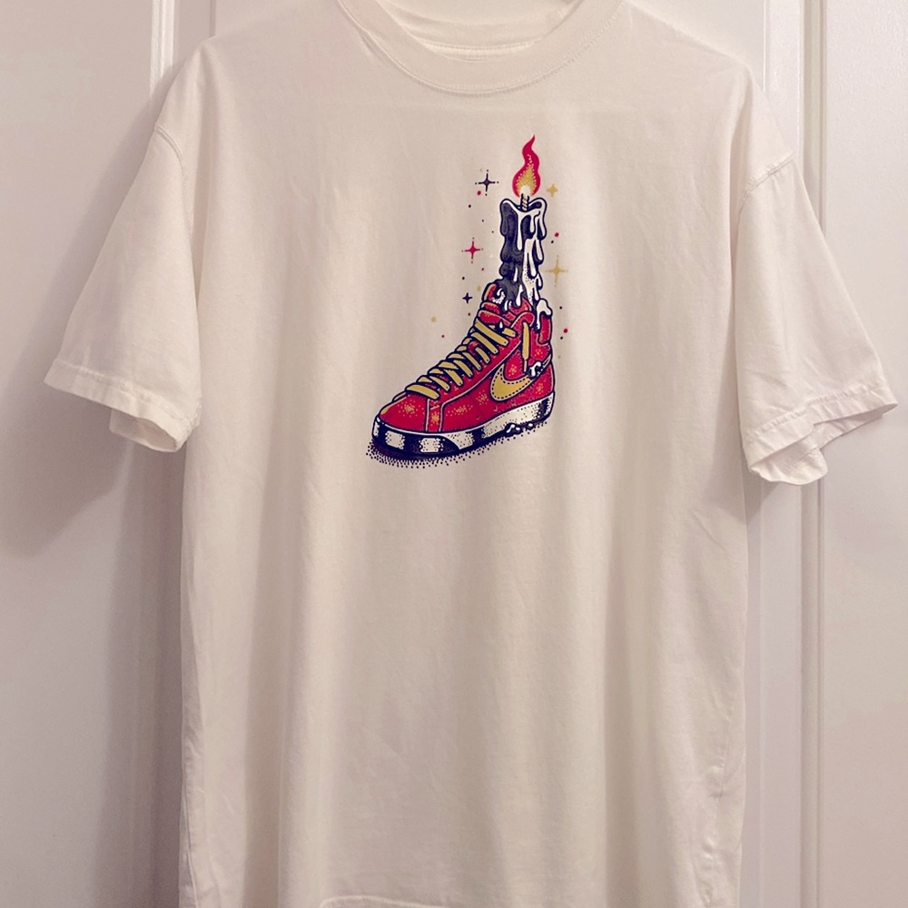 Nike white tee size men’s M